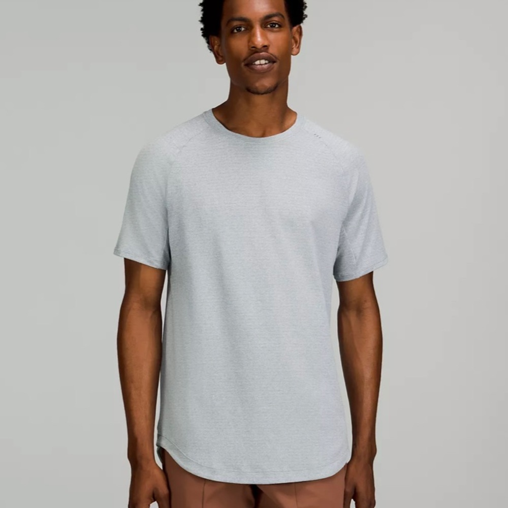 Mens m lululemon workout tank - small hole - will mark down accordingly